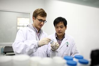 13家医药企业上榜2015全球500强，国药营收2480亿跃升81位