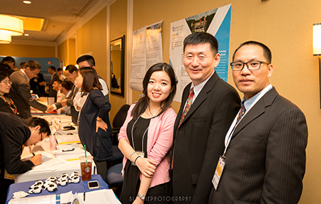 不朽情缘mg官网SAPA年会代表：左→右： 刘雯颖博士、汪俊博士、王建峰博士