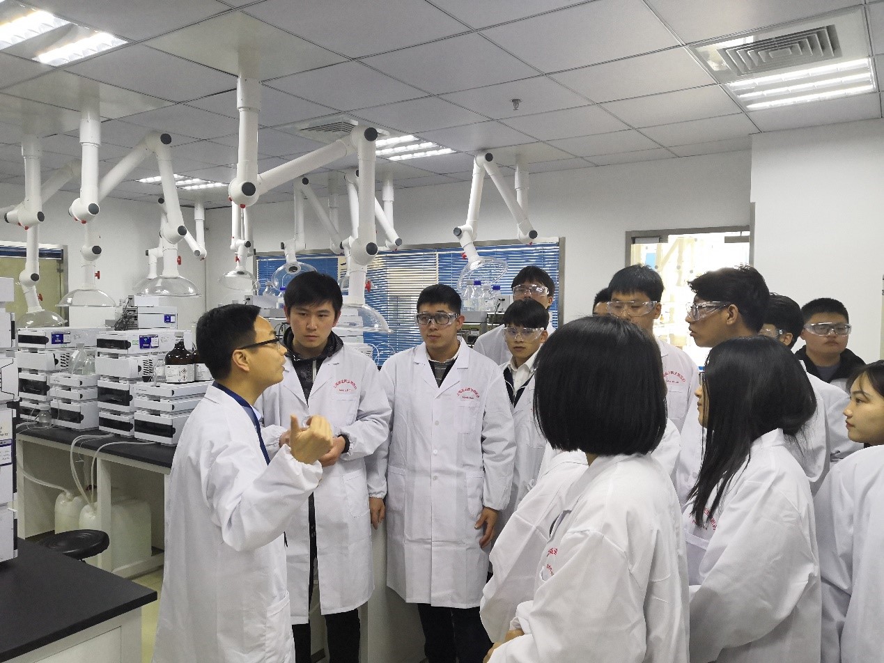 走进不朽情缘mg官网，与学子共话成长